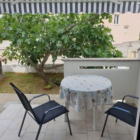 Apartment Luna Malinska Exterior photo