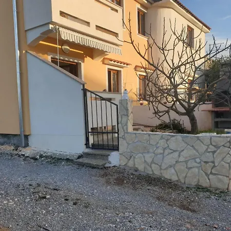 Apartment Luna Malinska Exterior photo